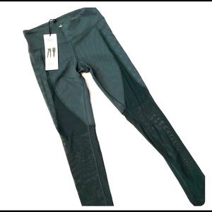 NWOT Alo Leggings Size S